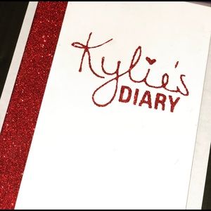 Kylie Cosmetics 🍫 Kylie’s Dairy ⭐️